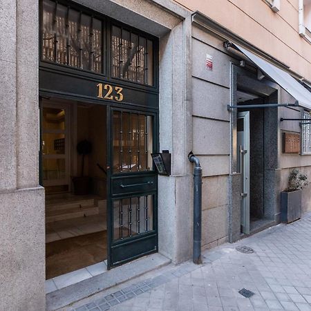 Montaber Apartments - La Paz Market Мадрид Екстериор снимка
