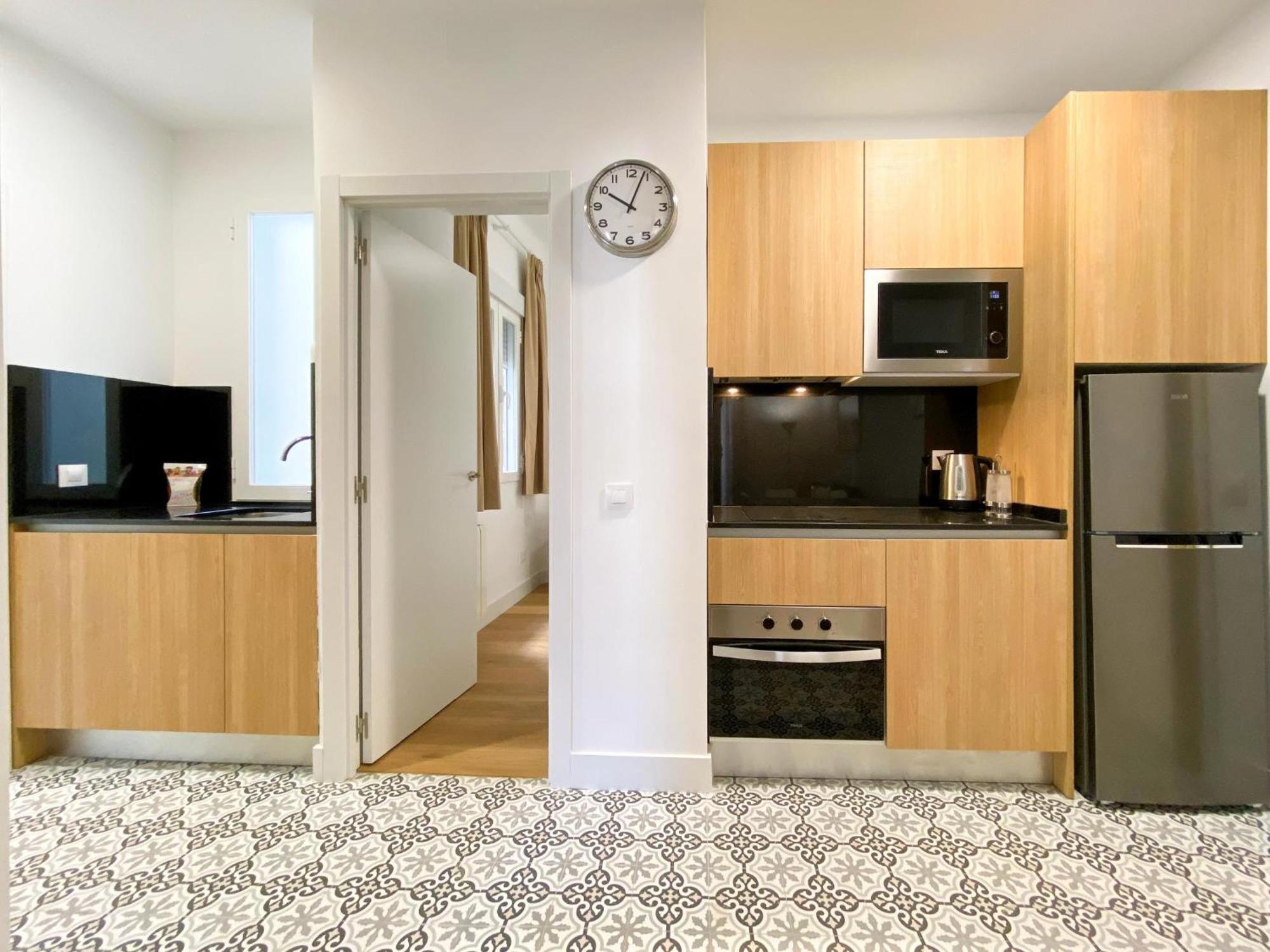 Montaber Apartments - La Paz Market Мадрид Стая снимка