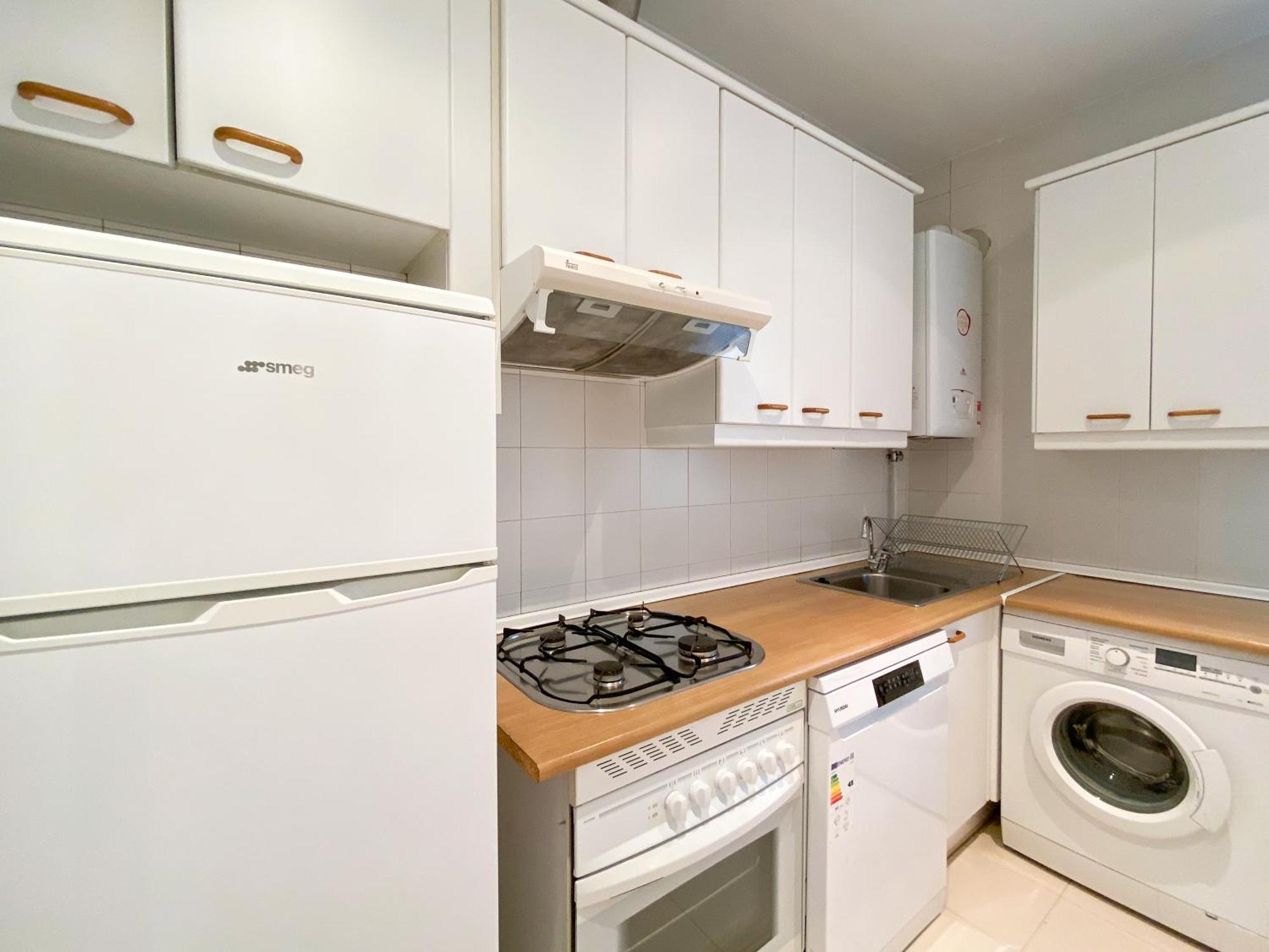 Montaber Apartments - La Paz Market Мадрид Стая снимка