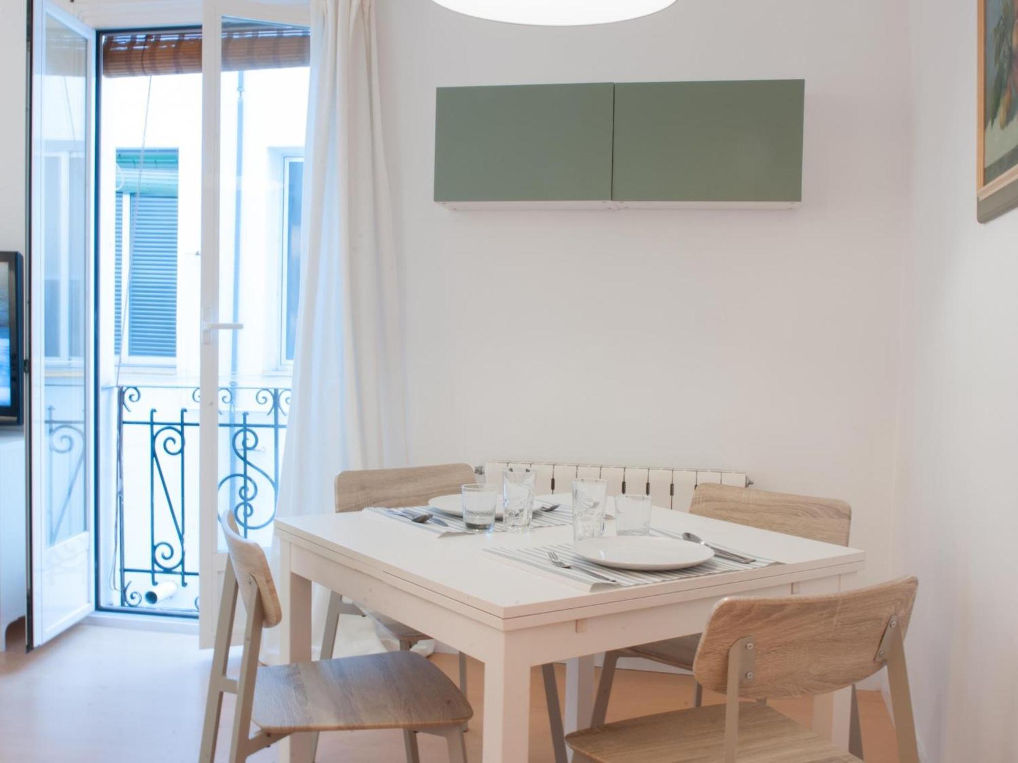 Montaber Apartments - La Paz Market Мадрид Стая снимка