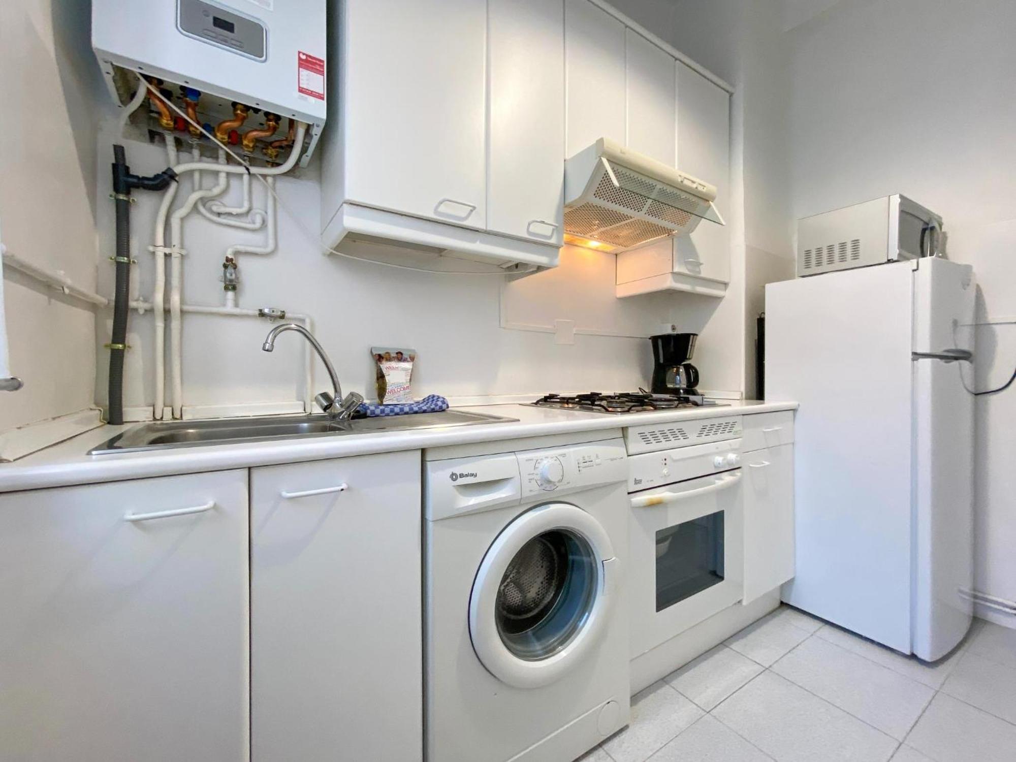 Montaber Apartments - La Paz Market Мадрид Стая снимка