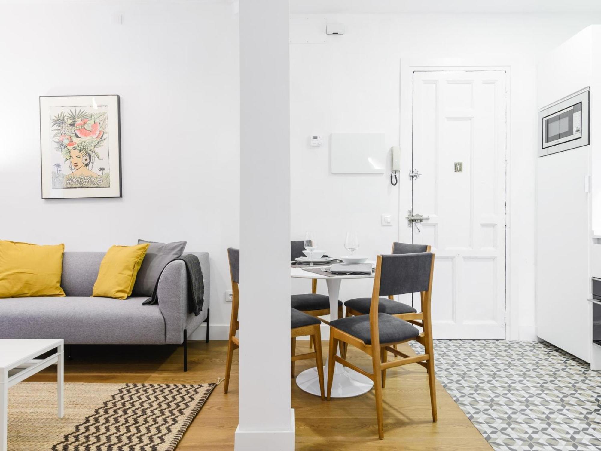 Montaber Apartments - La Paz Market Мадрид Стая снимка