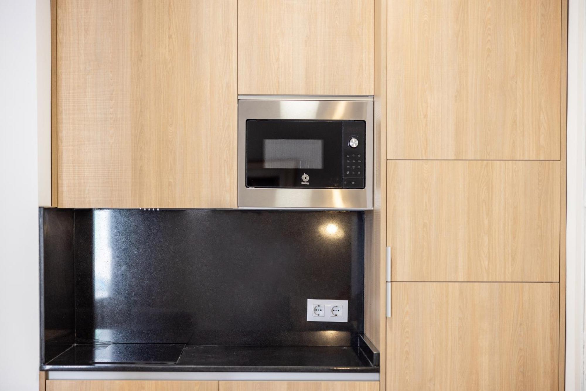 Montaber Apartments - La Paz Market Мадрид Екстериор снимка