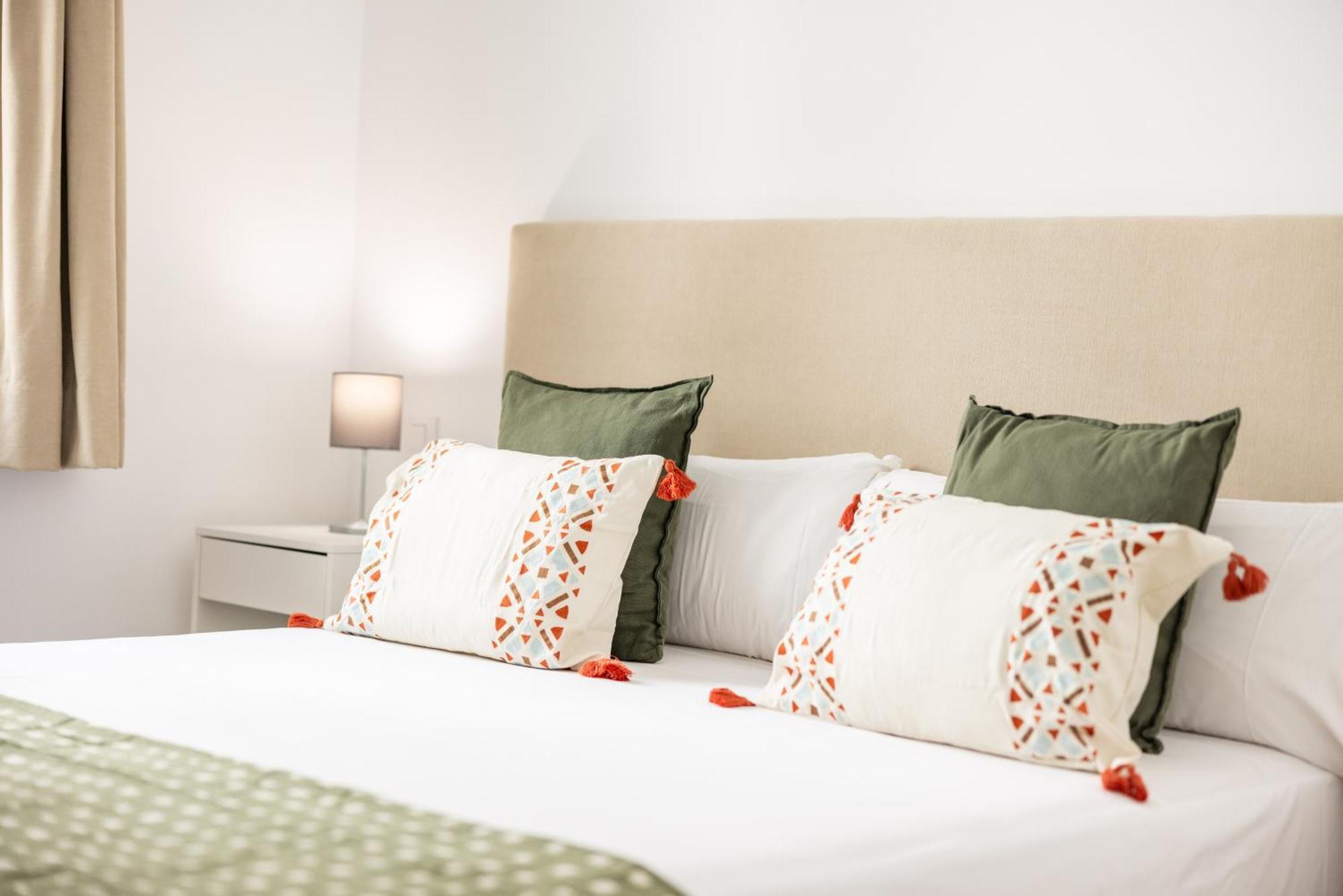 Montaber Apartments - La Paz Market Мадрид Екстериор снимка