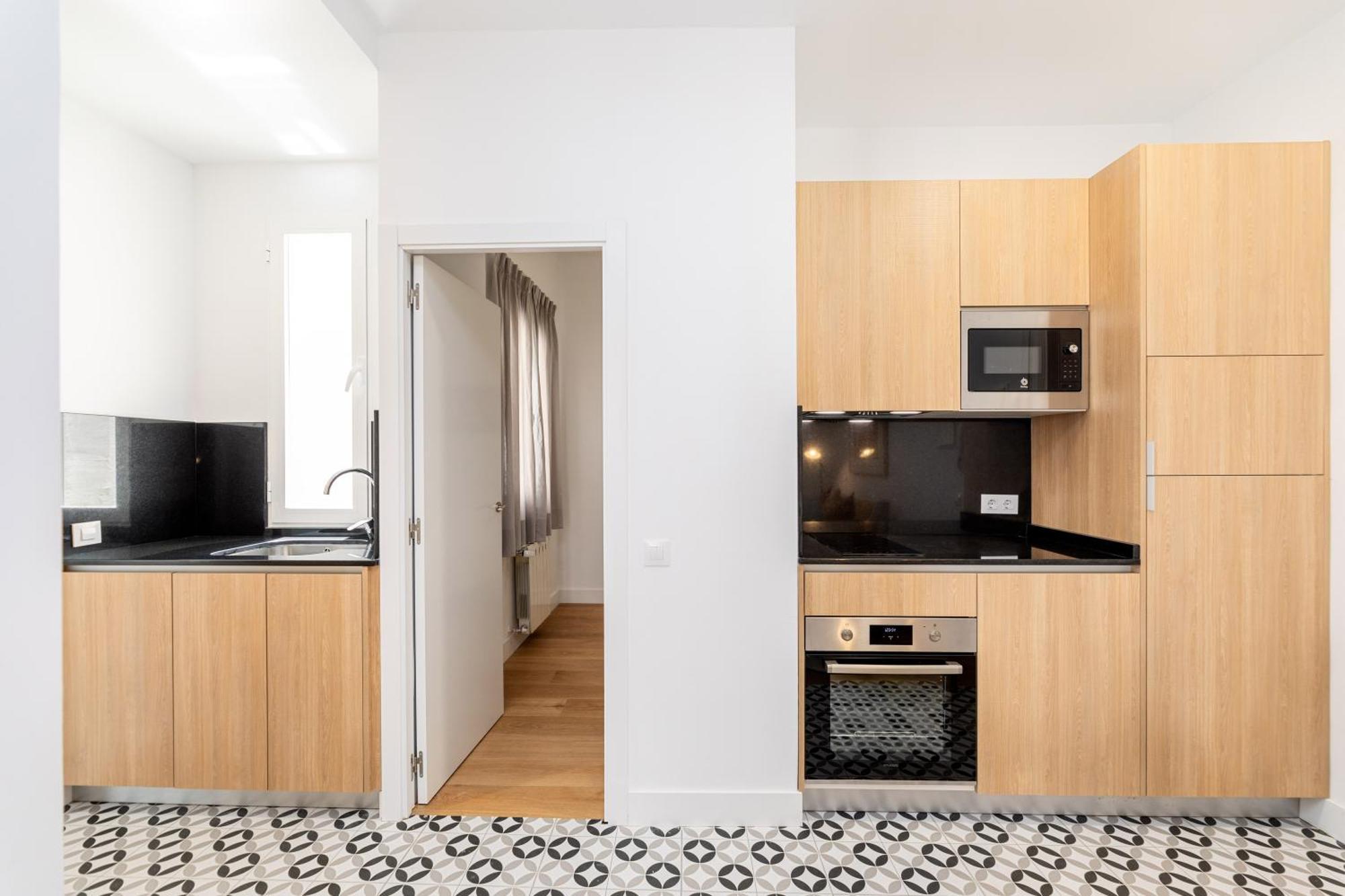 Montaber Apartments - La Paz Market Мадрид Екстериор снимка