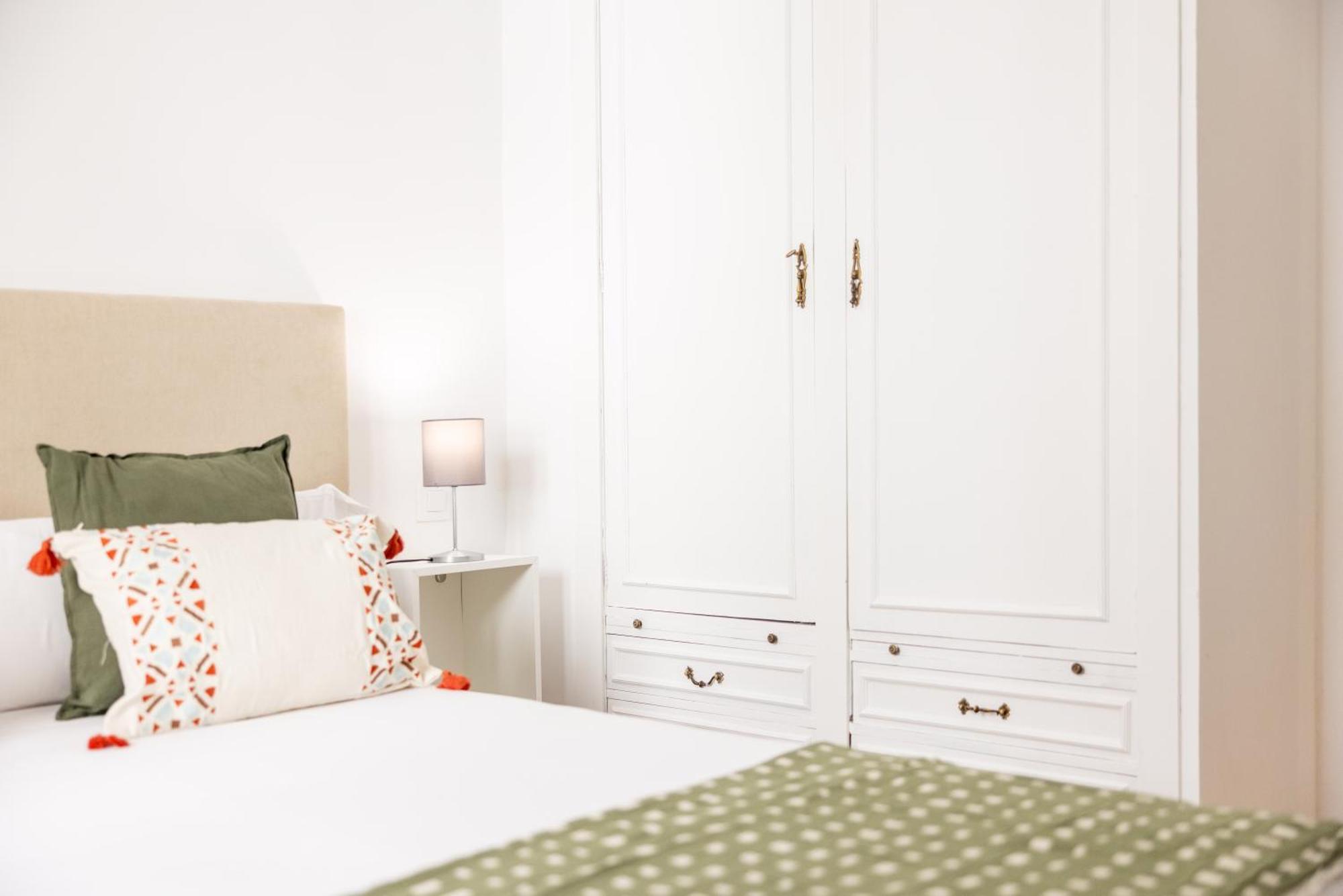 Montaber Apartments - La Paz Market Мадрид Екстериор снимка