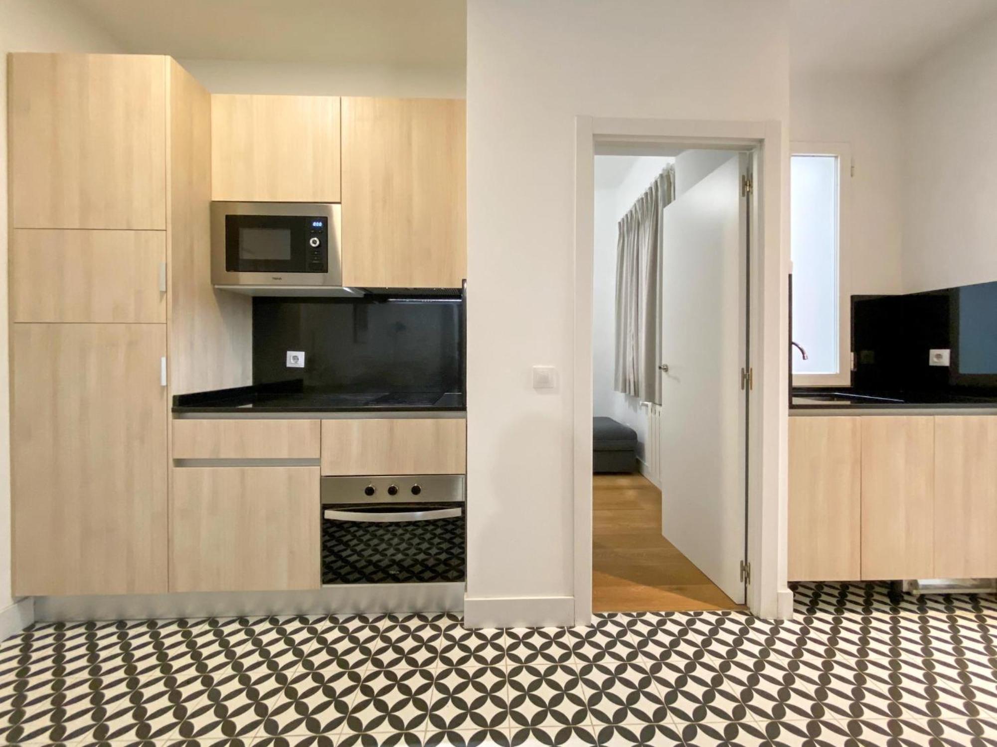 Montaber Apartments - La Paz Market Мадрид Екстериор снимка