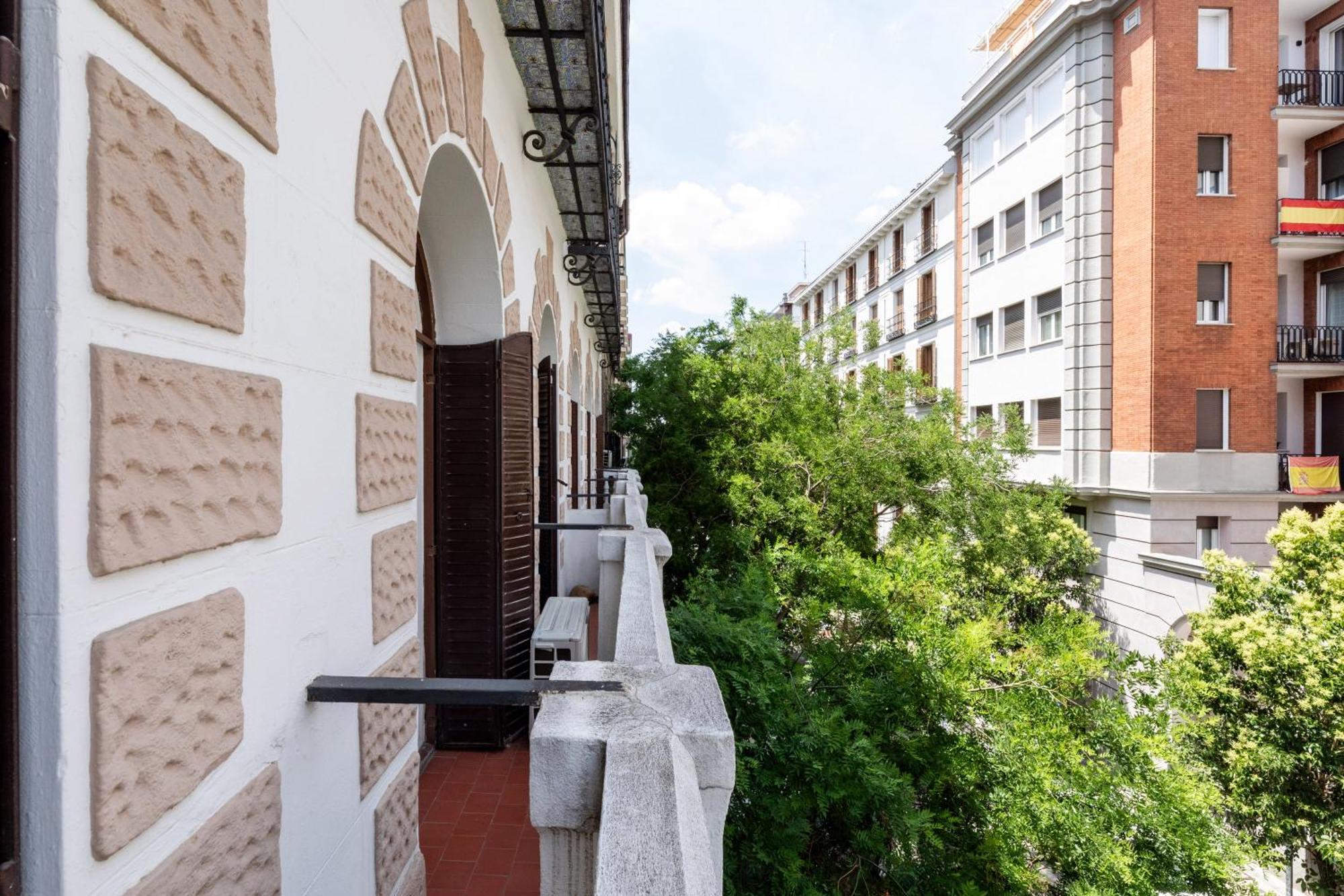Montaber Apartments - La Paz Market Мадрид Екстериор снимка