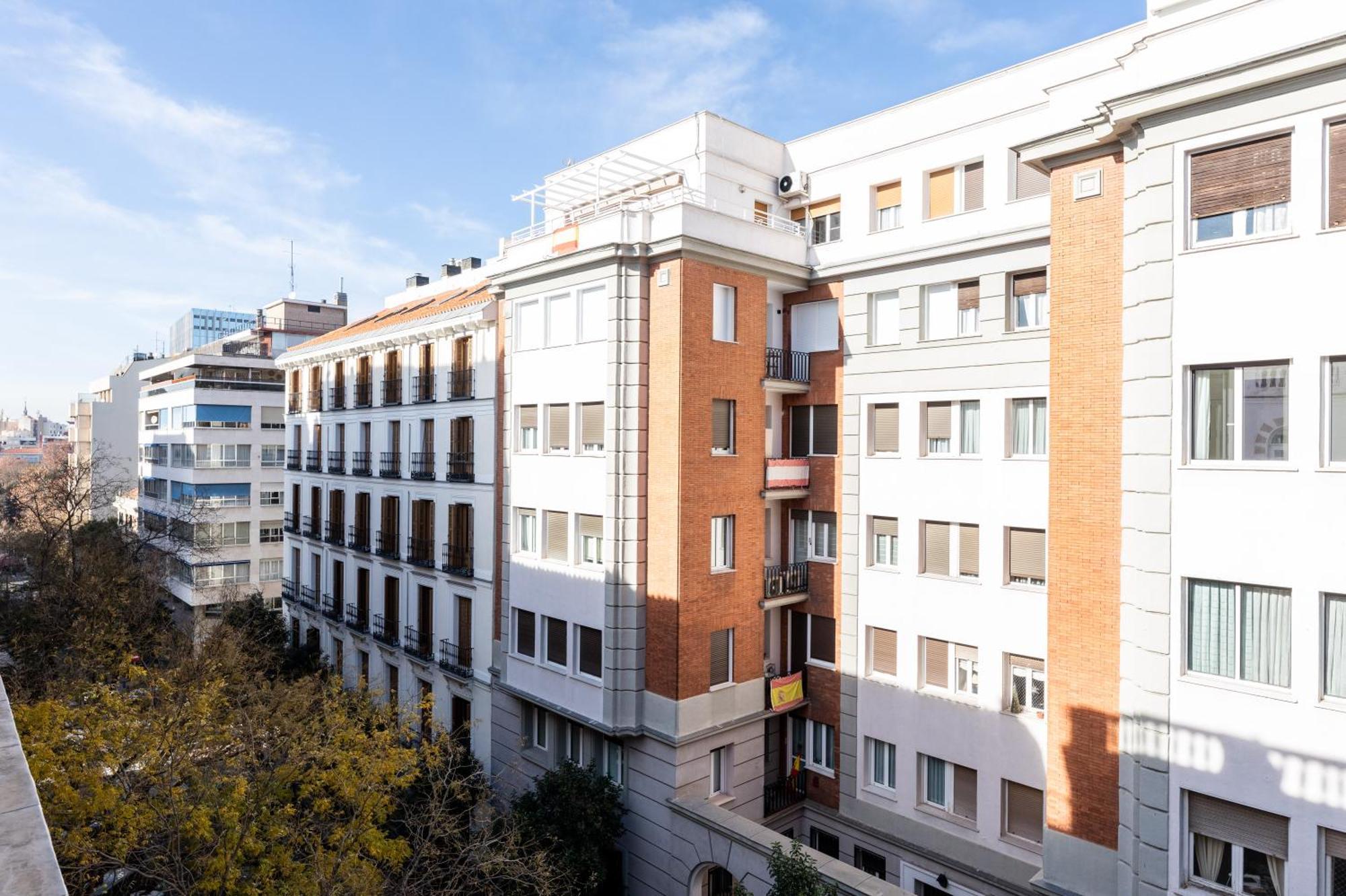 Montaber Apartments - La Paz Market Мадрид Екстериор снимка