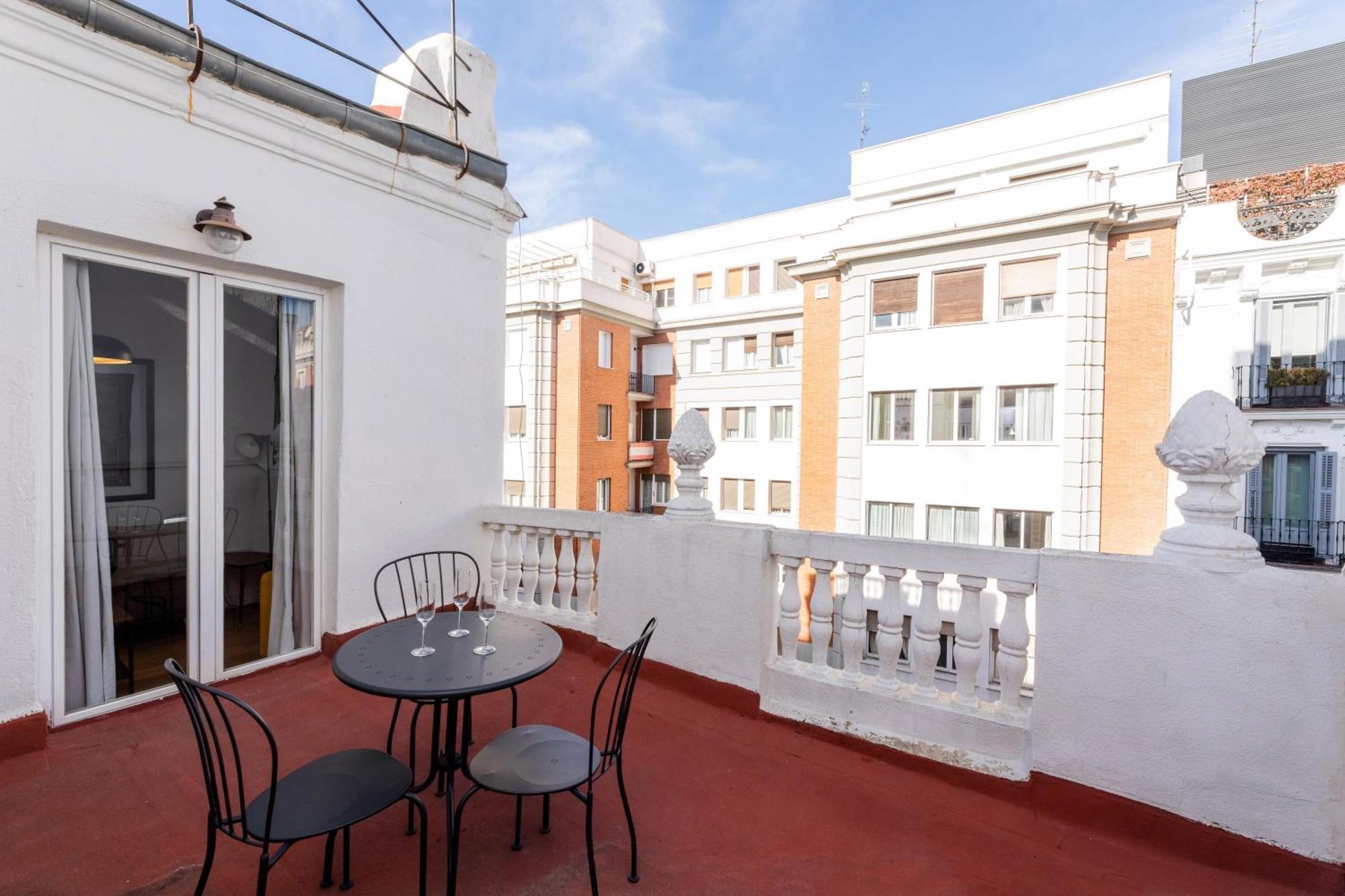 Montaber Apartments - La Paz Market Мадрид Екстериор снимка