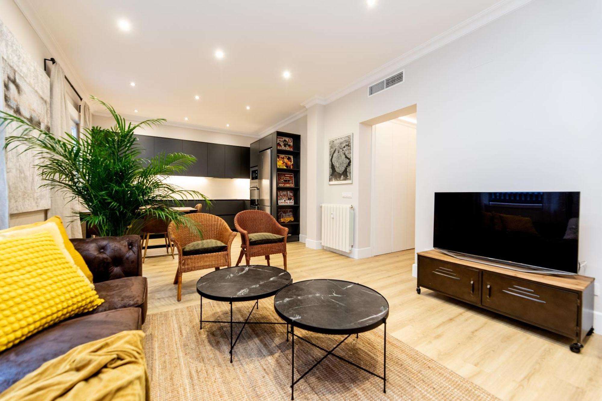 Montaber Apartments - La Paz Market Мадрид Екстериор снимка