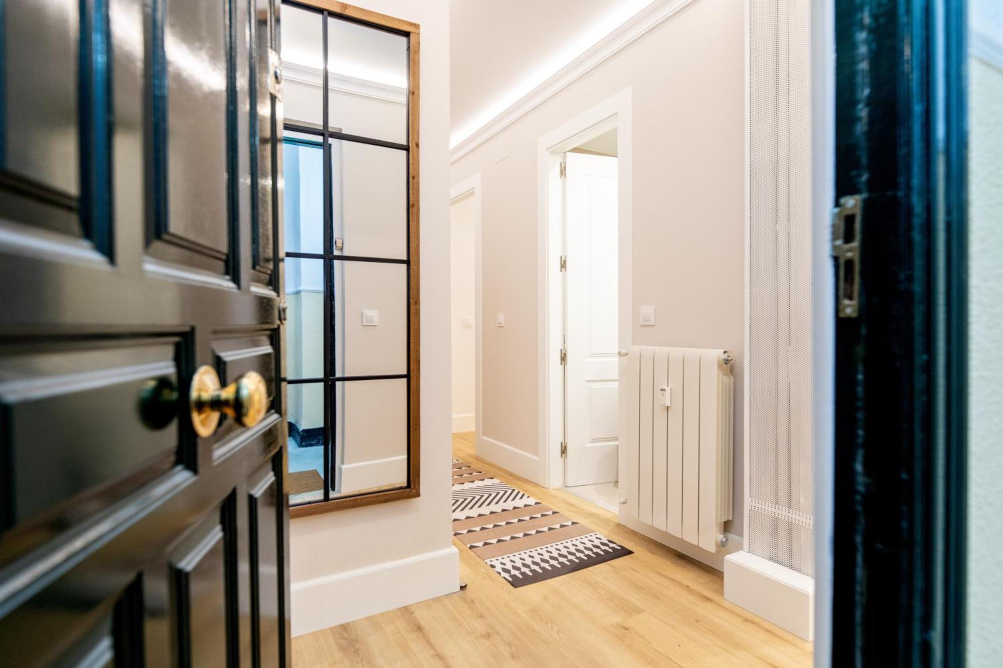 Montaber Apartments - La Paz Market Мадрид Екстериор снимка