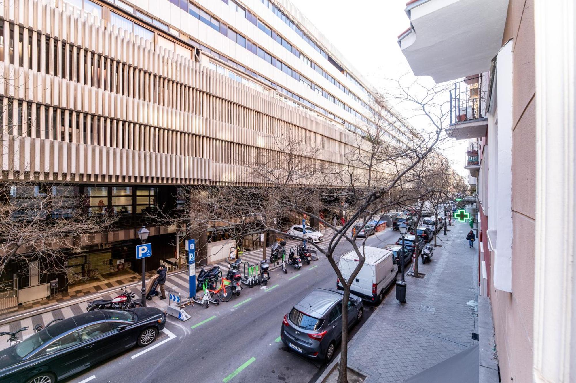 Montaber Apartments - La Paz Market Мадрид Екстериор снимка