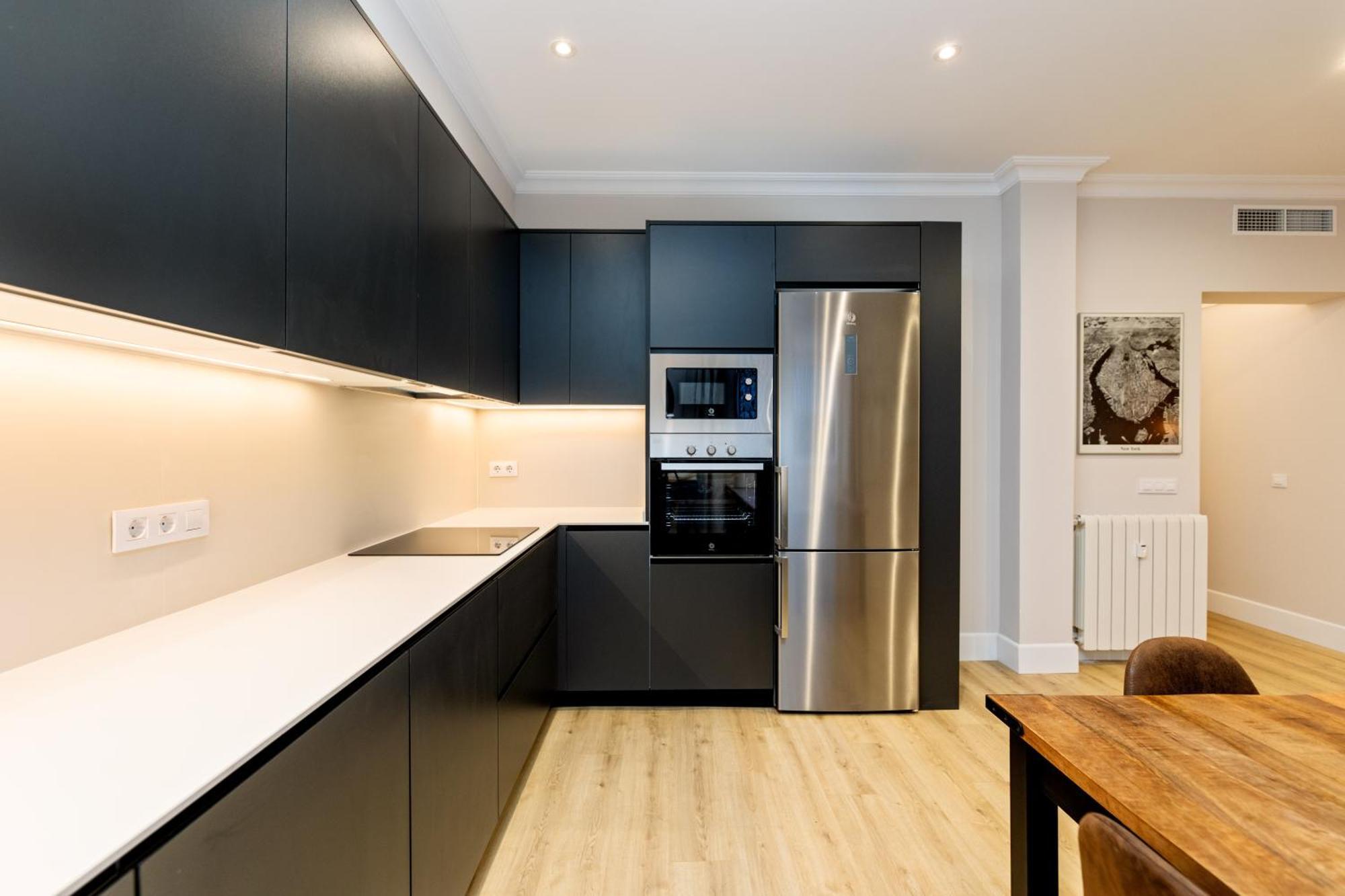 Montaber Apartments - La Paz Market Мадрид Екстериор снимка