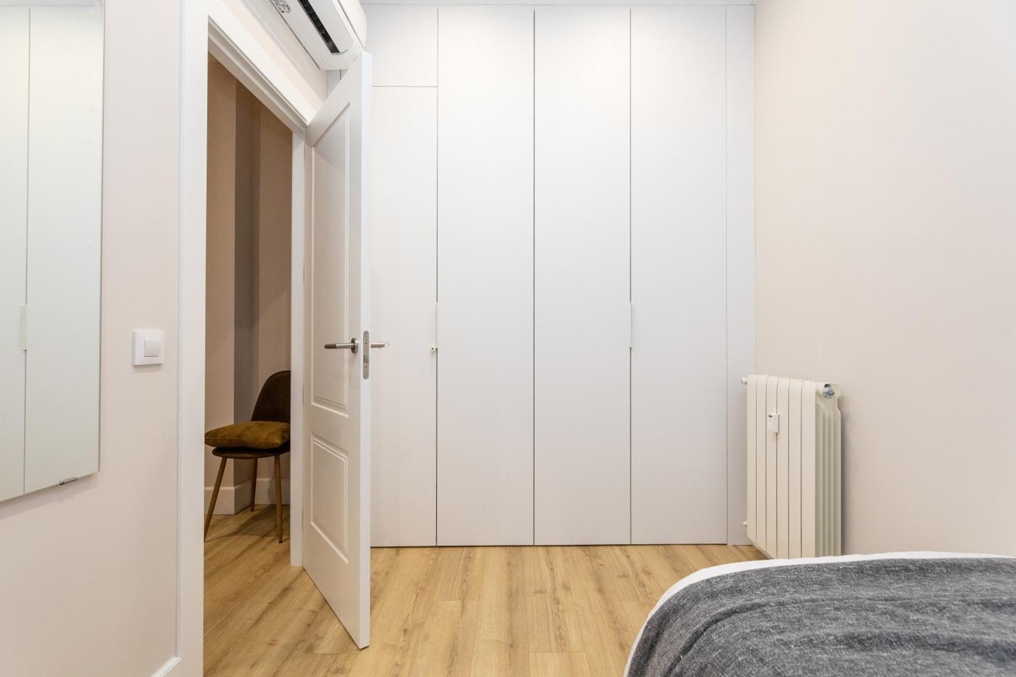 Montaber Apartments - La Paz Market Мадрид Екстериор снимка